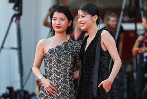 ITALIA-VENECIA-FESTIVAL DE CINE-LOOK BACK-ESTRENO