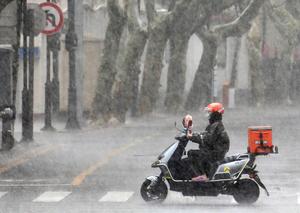CHINA-TIFON DOLPHIN-FUERTES LLUVIAS-IMPACTO