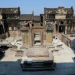 CAMBOYA-SIEM REAP-ANGKOR WAT-BIBLIOTECA-RESTAURACION