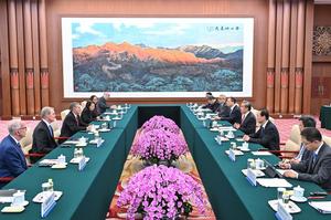 CHINA-BEIJING-WANG YI-SENADORES ESTADOUNIDENSES-DELEGACION-REUNION