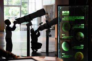 CHINA-VACACIONES DEL DIA NACIONAL-TECNOLOGIAS AVANZADAS-TURISMO