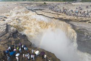 CHINA-SHAANXI-CASCADA HUKOU-VERANO-TURISMO