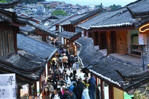 CHINA-VACACIONES DEL PRIMERO DE MAYO-VIAJES-AUMENTO