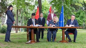 SERBIA-BELGRADO-EMPRESA CHINA-NUEVO CONTRATO DE AUTOPISTA-FIRMA