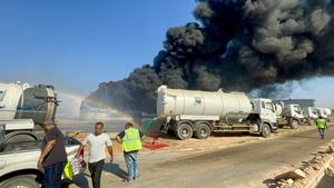 LIBIA-ZAWIYA-REFINERIA DE PETROLEO-INCENDIO