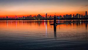 CHINA-HUBEI-WUHAN-LAGO ESTE-ATARDECER