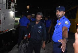 SRI LANKA-COLOMBO-BARCO NAVAL IRANI-TRIPULACION-EVACUACION