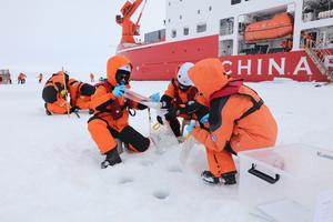 CHINA-16 EXPEDICION CIENTIFICA AL OCEANO ARTICO-OPERACION DE LA ESTACION DE HIELO