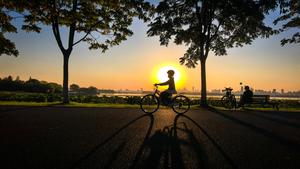 CHINA-HUBEI-WUHAN-LAGO ESTE-ATARDECER