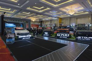 CAMBOYA-PHNOM PENH-SALON DEL AUTOMOVIL-MARCAS CHINAS