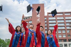 CHINA-BEIJING-UNIVERSIDAD RENMIN DE CHINA-CEREMONIA DE GRADUACION