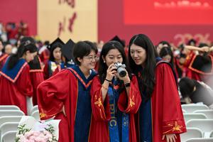 CHINA-BEIJING-UNIVERSIDAD RENMIN DE CHINA-CEREMONIA DE GRADUACION
