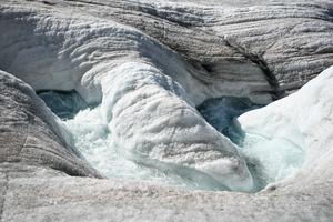 CHINA-XINJIANG-ACADEMIA DE CIENCIAS DE CHINA-MONTAÑAS ALTAY-GLACIAR MUZ TAW-INVESTIGACION
