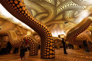 PAISES BAJOS-AMSTERDAM-YAYOI KUSAMA-EXPOSICION