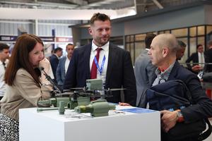 CHILE-SANTIAGO-FERIA DEL AIRE Y DEL ESPACIO