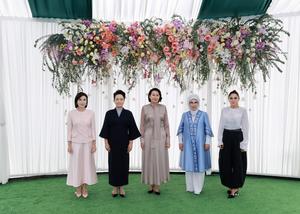 KIRGUISTAN-BISHKEK-CHINA-PENG LIYUAN-CUMBRE DE LA OCS-EVENTO PARA LOS CONYUGES DE LOS LIDERES