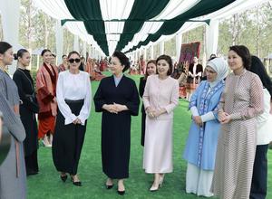 KIRGUISTAN-BISHKEK-CHINA-PENG LIYUAN-CUMBRE DE LA OCS-EVENTO PARA LOS CONYUGES DE LOS LIDERES