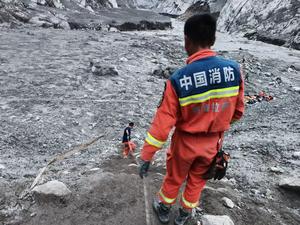 CHINA-XIZANG-GYIRONG-AVALANCHA DE LODO-BUSQUEDA Y RESCATE