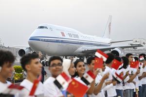 EGIPTO-CAIRO-CHINA-XI JINPING-VISITA DE ESTADO-LLEGADA-BIENVENIDA