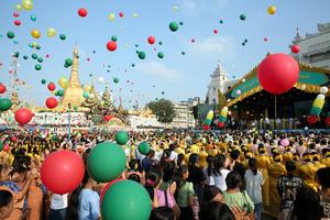 MYANMAR-YANGON-FESTIVAL DEL AGUA DE THINGYAN-CELEBRACIONES