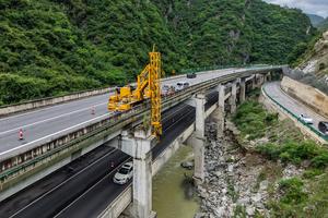 CHINA-GANSU-LONGNAN-INUNDACION-TRABAJO DE PREVENCION