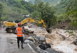 CHINA-SICHUAN-YANBIAN-AVALANCHA DE LODO-RESCATE