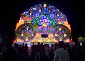 SRI LANKA-COLOMBO-VESAK-INSTALACIONES DE LUCES