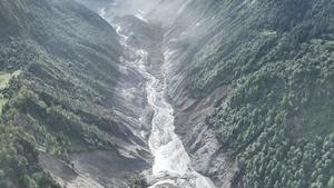 NEPAL-AVALANCHA DE LODO-ESCENA
