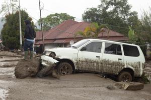 INDONESIA-SUMATRA OCCIDENTAL-INUNDACION-MUERTES