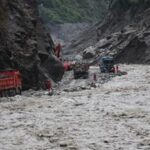 CHINA-XIZANG-GYIRONG-AVALANCHA DE LODO-REPARACION DE CARRETERAS