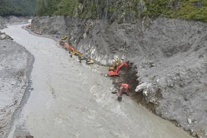 CHINA-XIZANG-GYIRONG-AVALANCHA DE LODO-REPARACION DE CARRETERAS