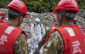 CHINA-XIZANG-GYIRONG-AVALANCHA DE LODO-RESCATE-DESINFECCION