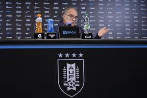URUGUAY-MONTEVIDEO-FUTBOL-COPA MUNDIAL DE LA FIFA 2026-BIELSA-CONFERENCIA