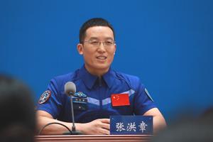 CHINA-BEIJING-ASTRONAUTAS DE LA SHENZHOU-21-CONFERENCIA DE PRENSA