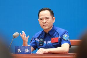 CHINA-BEIJING-ASTRONAUTAS DE LA SHENZHOU-21-CONFERENCIA DE PRENSA
