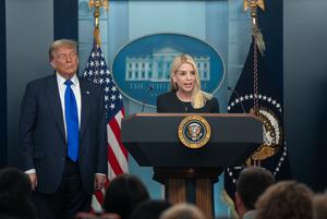 EEUU-WASHINGTON D. C.-FISCAL GENERAL-RENUNCIA