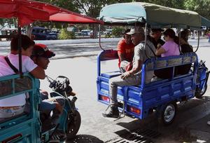 CUBA-HABANA-TRANSPORTE-COMBUSTIBLE-VIDA COTIDIANA