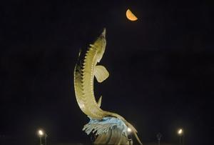 CHINA-HEILONGJIANG-LUNA EN CUARTO MENGUANTE