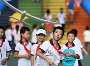 CHINA-GUANGXI-WUZHOU-ESCUELA PRIMARIA-FESTIVAL DE CIENCIAS-DIA NACIONAL