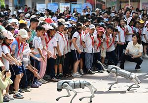 CHINA-GUANGXI-WUZHOU-ESCUELA PRIMARIA-FESTIVAL DE CIENCIAS-DIA NACIONAL