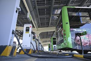 CHINA-ENERGIA VERDE-BAJAS EMISIONES DE CARBONO-DESARROLLO