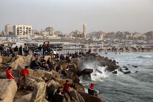 MEDIO ORIENTE-CIUDAD DE GAZA-PLAYA-VIDA COTIDIANA