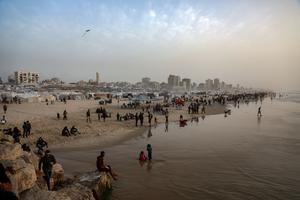 MEDIO ORIENTE-CIUDAD DE GAZA-PLAYA-VIDA COTIDIANA
