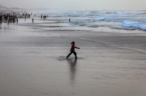 MEDIO ORIENTE-CIUDAD DE GAZA-PLAYA-VIDA COTIDIANA