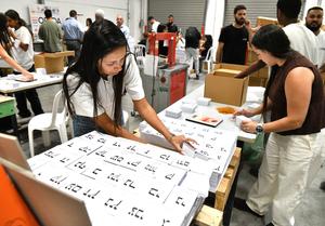 ISRAEL-KIRYAT GAT-PAPELETAS-PRODUCCION