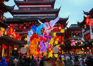 CHINA-SHANGHAI-JARDIN YUYUAN-FESTIVAL DE LAS LINTERNAS-CELEBRACIONES