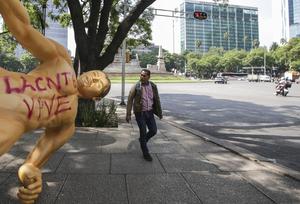 MEXICO-CIUDAD DE MEXICO-COPA MUNDIAL DE LA FIFA 2026-ESCULTURAS-PROTESTA