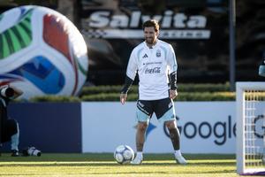 ARGENTINA-EZEIZA-ENTRENAMIENTO-MESSI