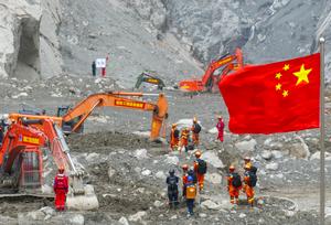CHINA-XIZANG-GYIRONG-AVALANCHA DE LODO-RESCATE