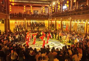CHINA-VACACIONES POR EL DIA NACIONAL-RECORRIDO NOCTURNO